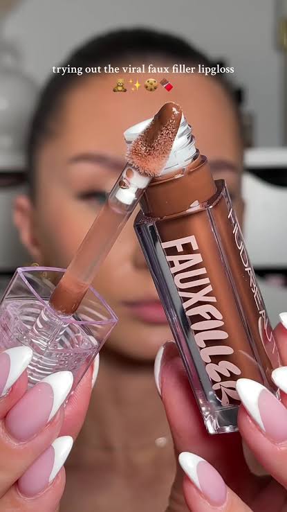 Huda Beauty Faux Filler Lip Gloss Coco