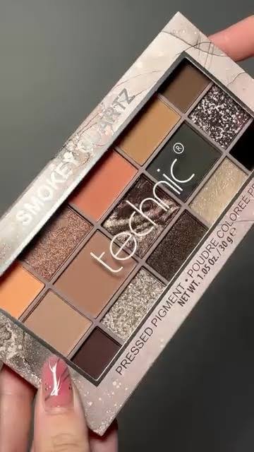 Technic Smokey Quartz Pressed Pigment Eyshadow Palette