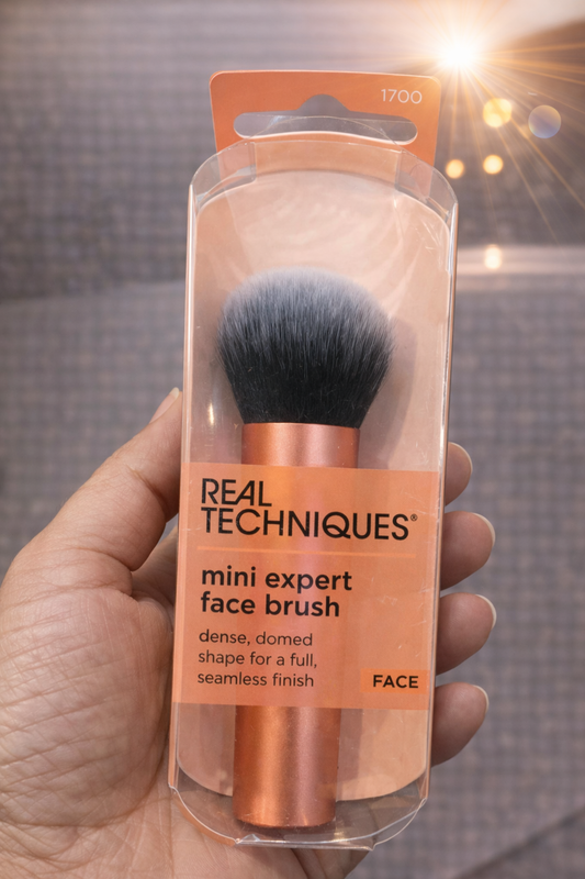 Real Techniques Mini Expert Face Brush