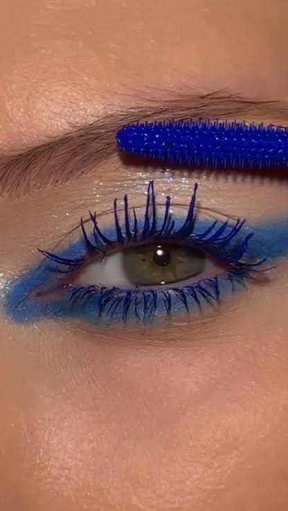 b colour capsule electric blue thermo mascara